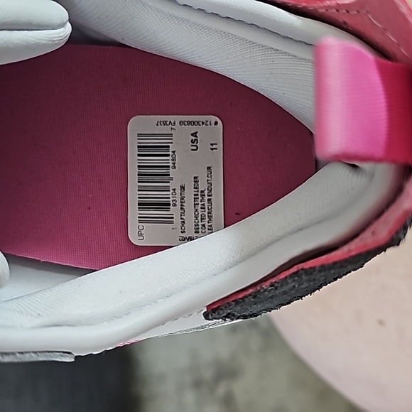 NWT Reebok Athletic Shoes - Picture 5 of 6